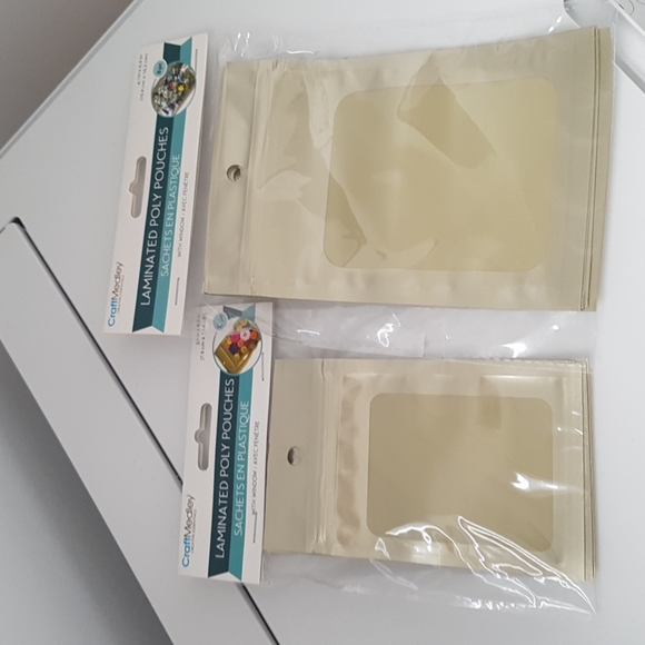 8 pcs Gold Laminated Poly Pouches 4.1"x6.4" in. - Picture 6 of 6